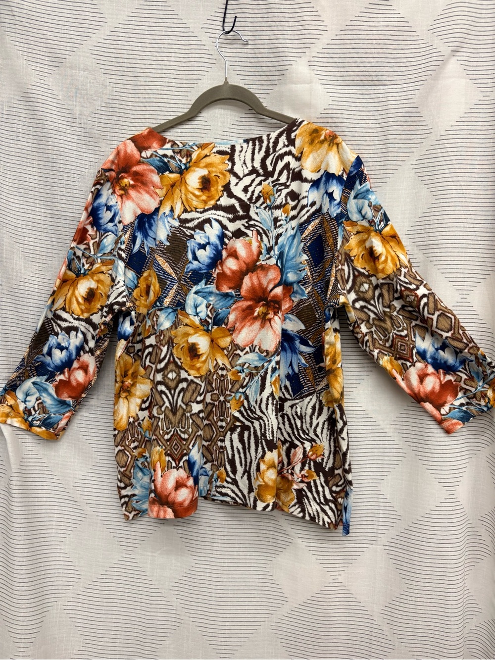 Alfred Dunner Multicolor Floral & Zebra-Print 3/4 Sleeve Top - Picture 2 of 5